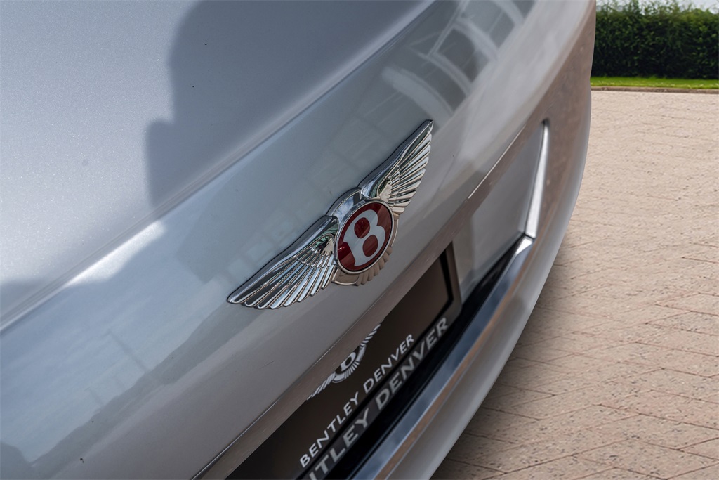 2018 Bentley Flying Spur V8 photo 18