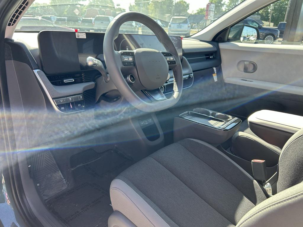 2025 Hyundai Ioniq 5 SE photo 12