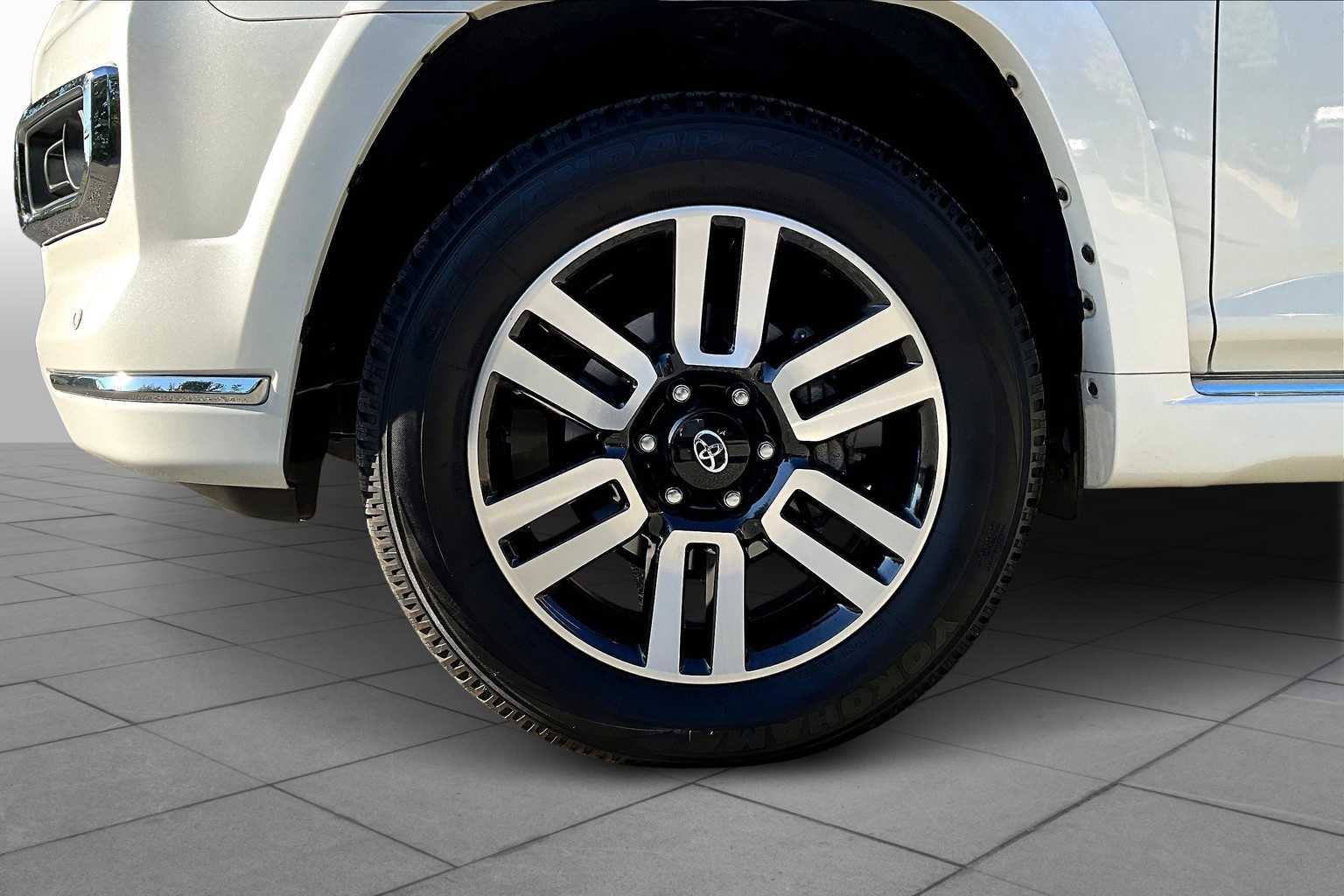 2023 Toyota 4Runner Limited photo 10