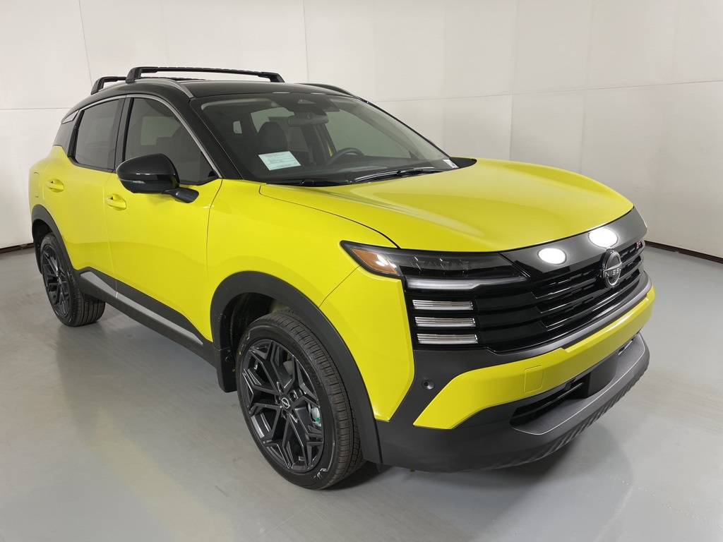 2026 Nissan Kicks SR photo 2