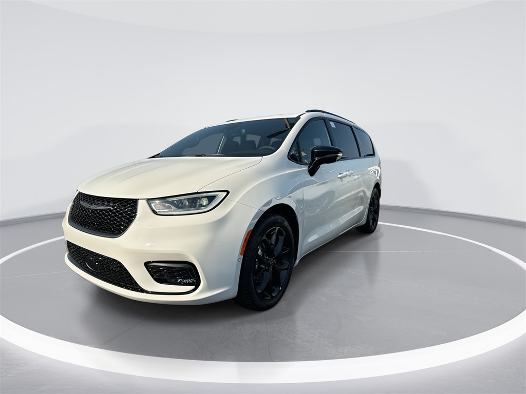 2026 Chrysler Pacifica Limited photo 4