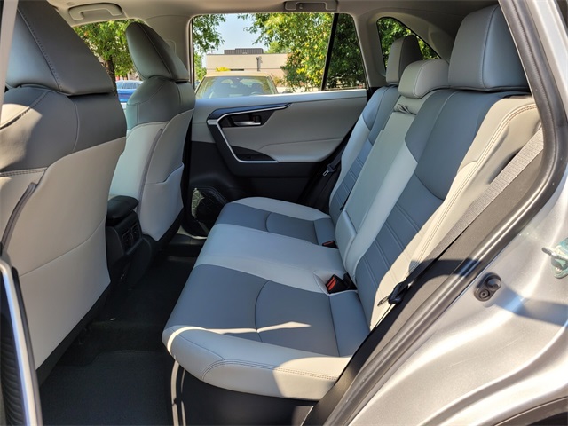 2023 Toyota RAV4 Hybrid XLE Premium photo 6
