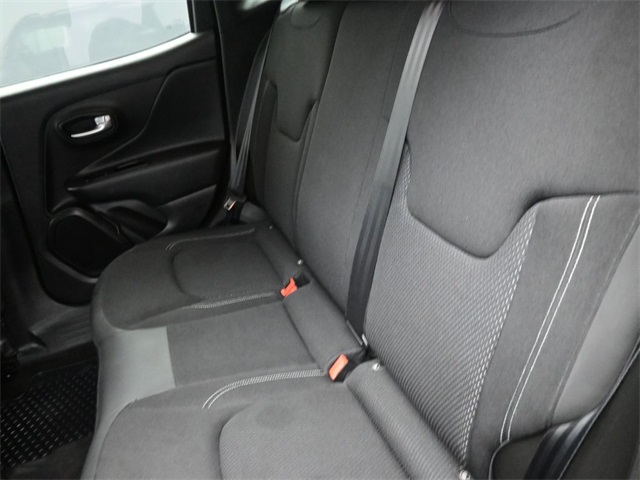 2023 Jeep Renegade Altitude photo 3