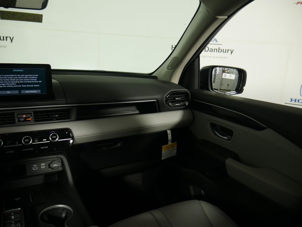 2025 Honda Pilot Touring photo 15