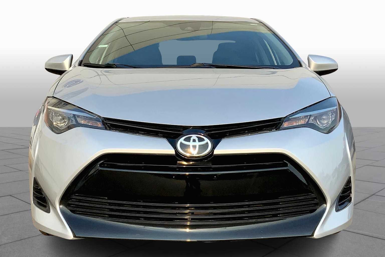 2019 Toyota Corolla LE photo 3