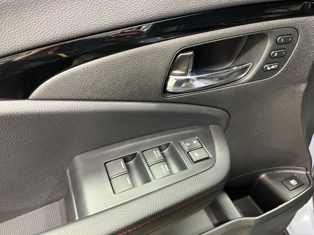2025 Honda Ridgeline Black Edition photo 13