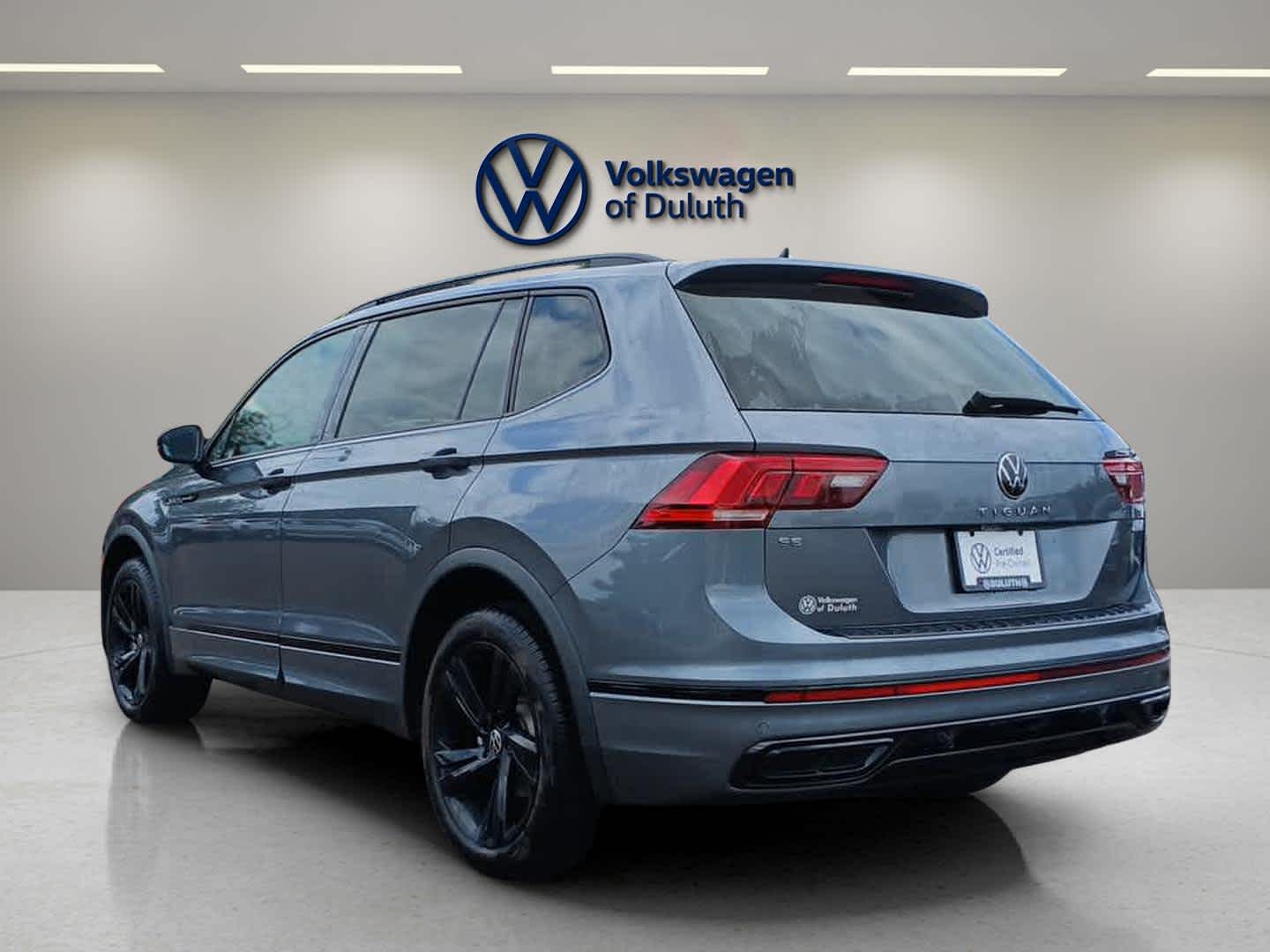 2023 Volkswagen Tiguan SE R-Line Black photo 3