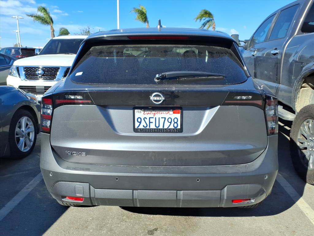 2025 Nissan Kicks SV photo 3