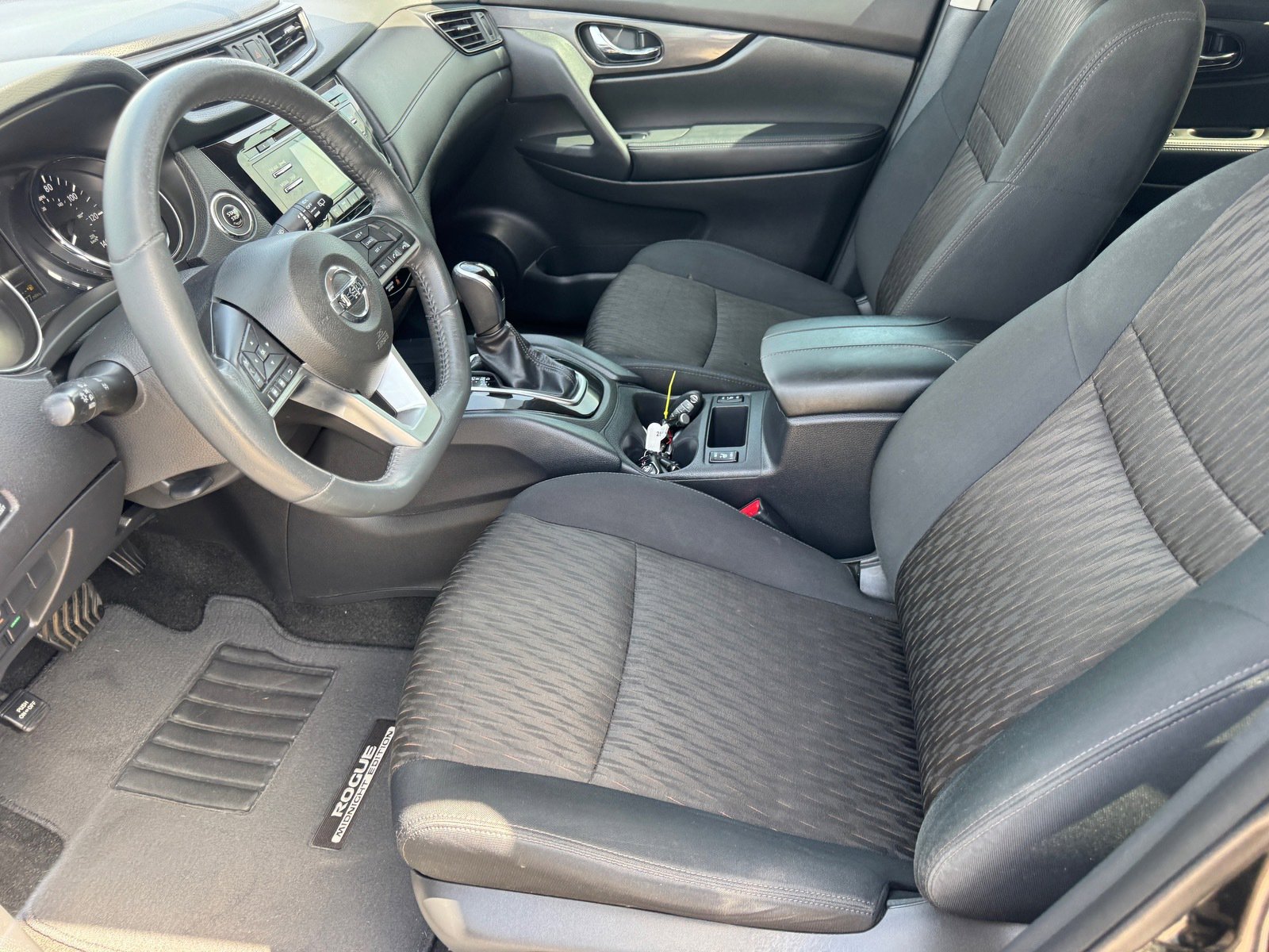 2017 Nissan Rogue SV photo 10