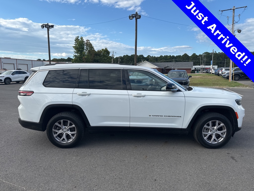 2022 Jeep Grand Cherokee Limited photo 2