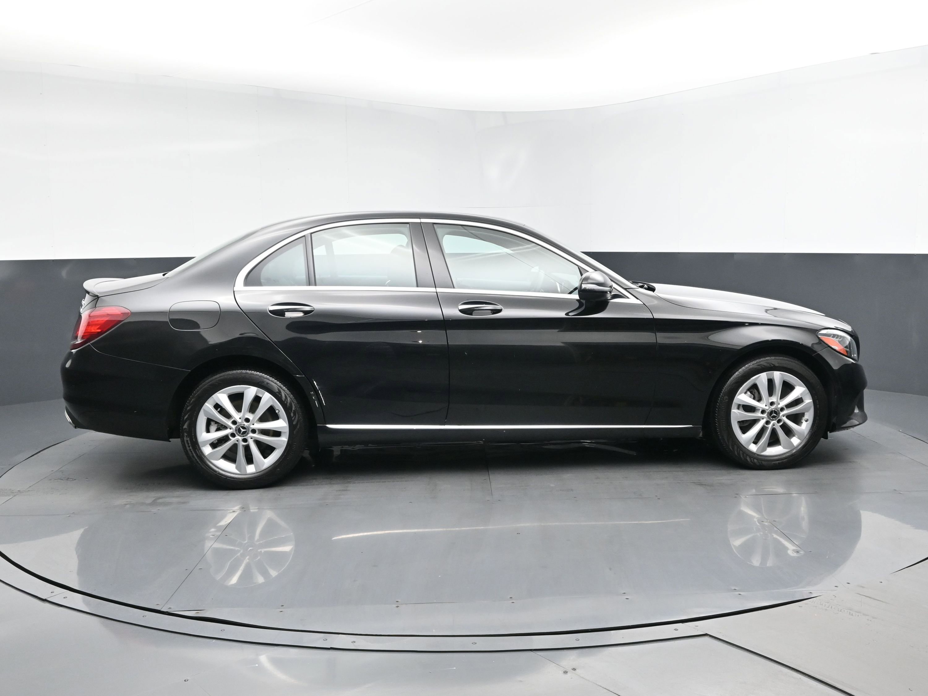 2019 Mercedes Benz C 300 4MATIC photo 3