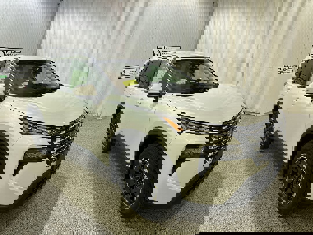 2026 Nissan Rogue SV photo 3