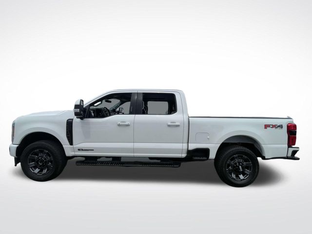 2023 Ford F-250 Lariat photo 2