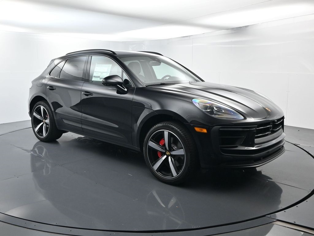 2026 Porsche Macan S photo 16