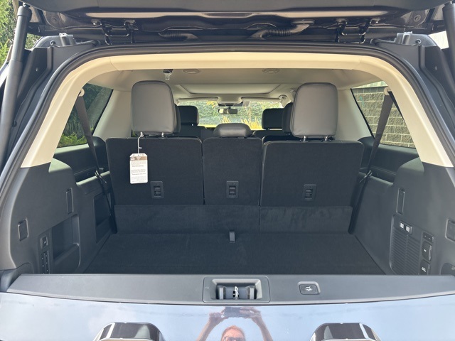 2025 Ford Expedition MAX photo 8