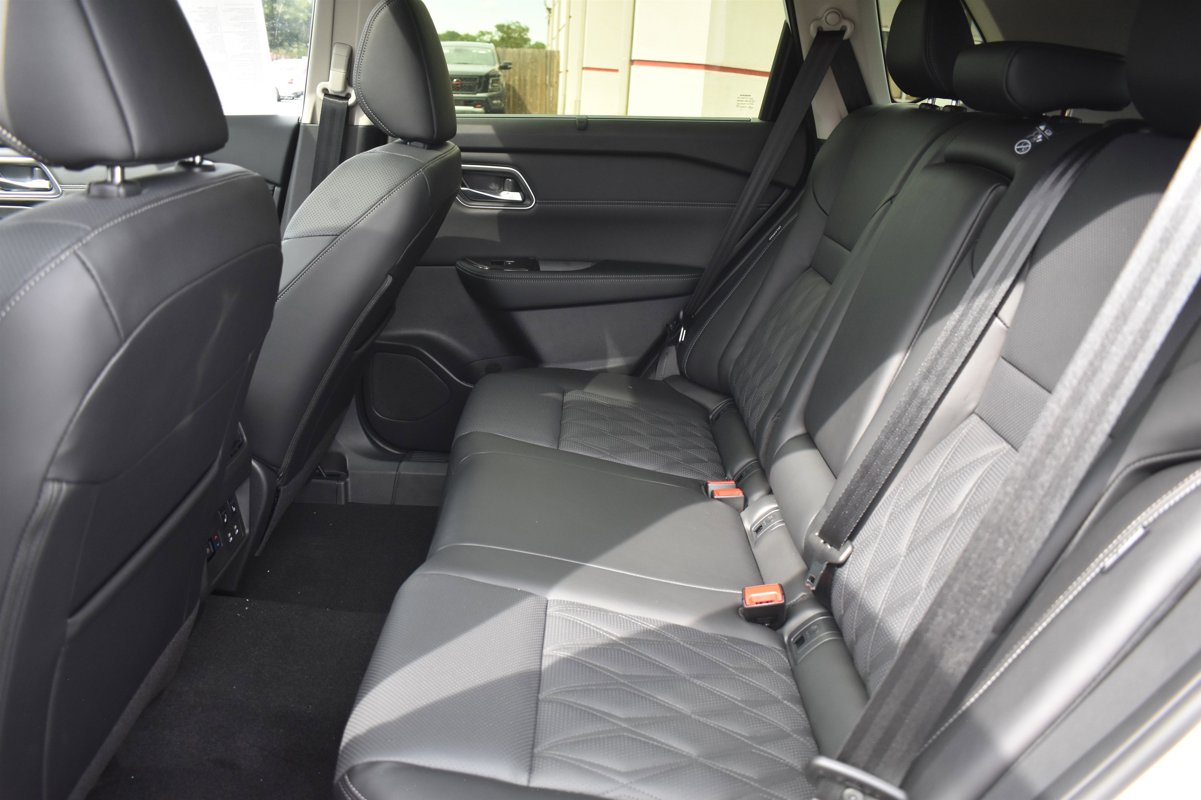 2026 Nissan Rogue Platinum photo 11