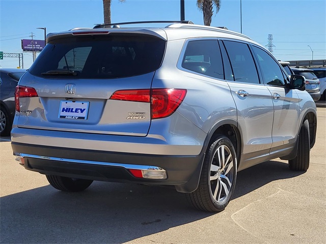 2017 Honda Pilot Touring photo 4
