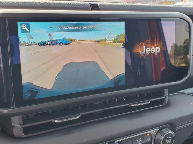 2025 Jeep Gladiator Sport photo 13