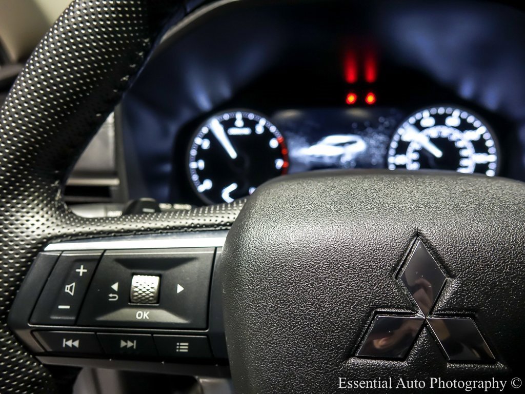 2023 MITSUBISHI OUTLANDER - Image 17