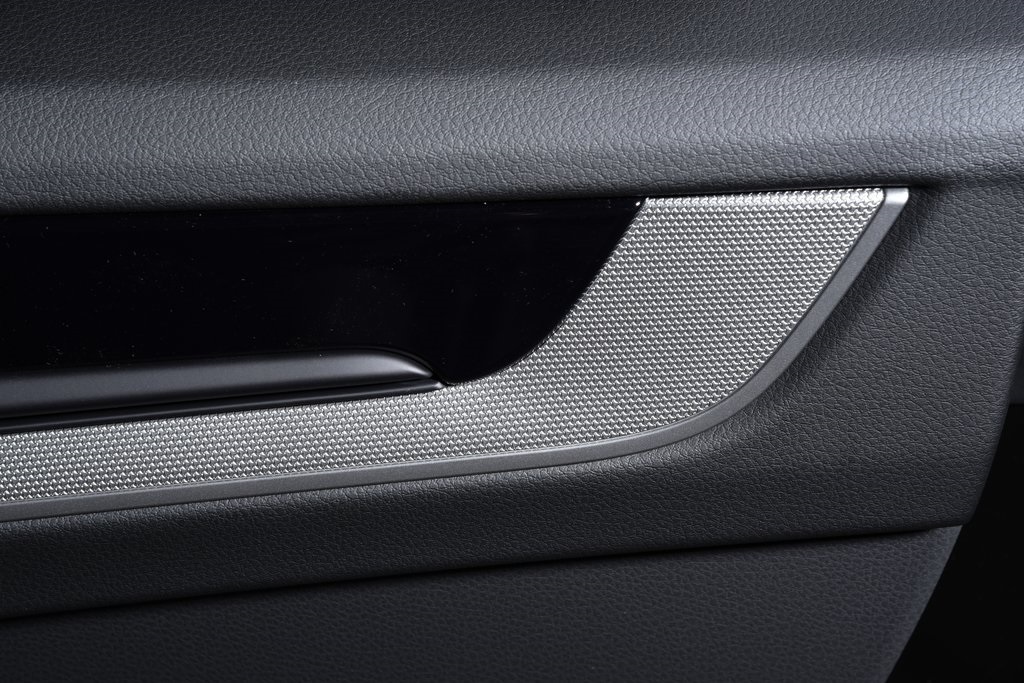 2025 Porsche Cayenne Coupe photo 26