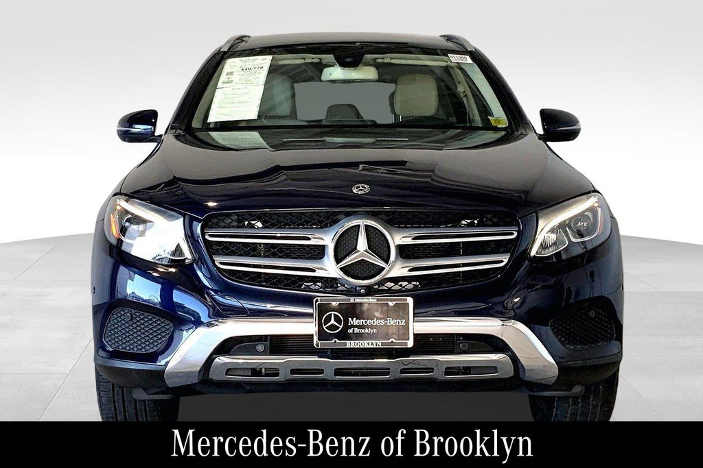 2019 Mercedes Benz GLC 300 4MATIC photo 3