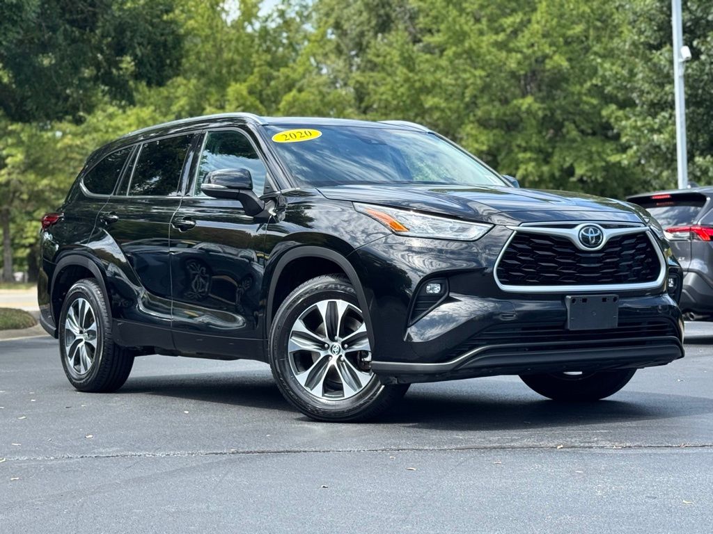 2020 Toyota Highlander XLE photo 2
