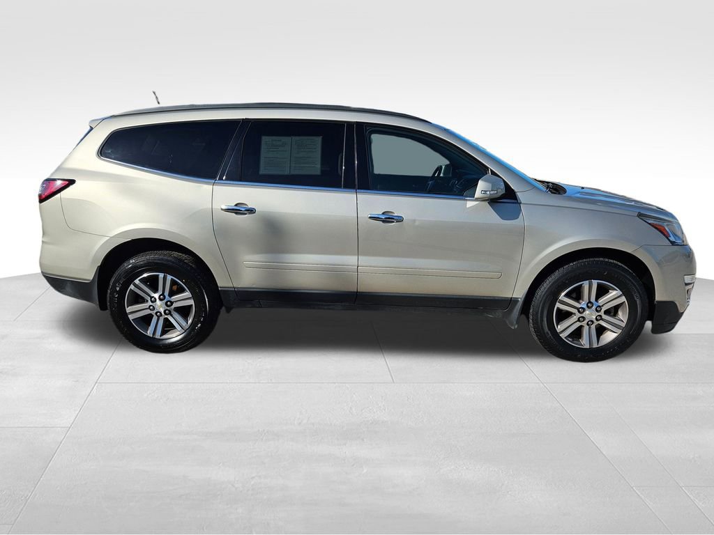 2017 Chevrolet Traverse 1LT photo 3