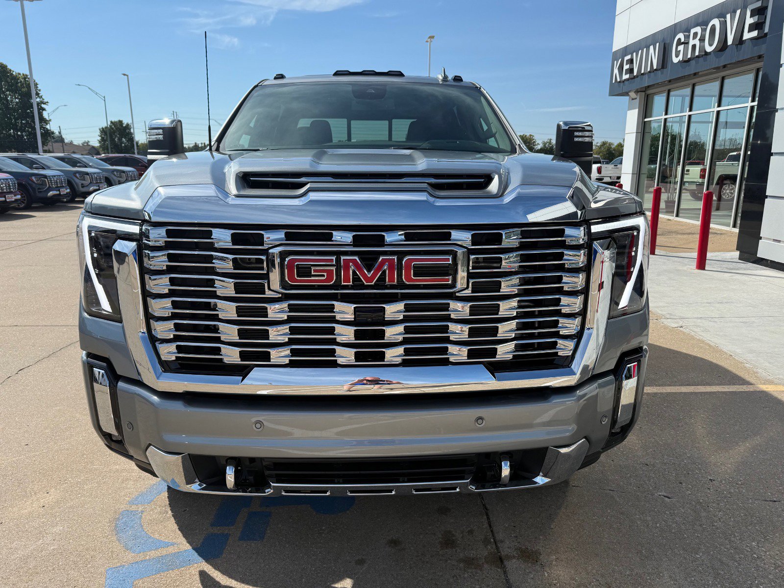 2025 Gmc Sierra 3500 HD Denali photo 2
