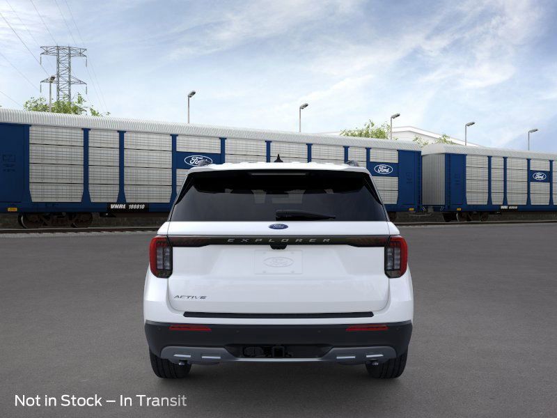 2025 Ford Explorer photo 6