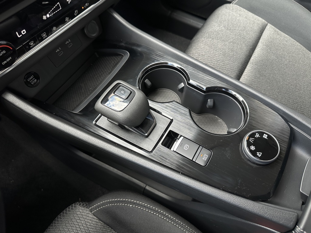 2026 Nissan Rogue SV photo 24
