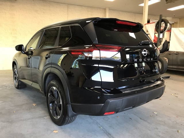 2024 Nissan Rogue SV photo 5