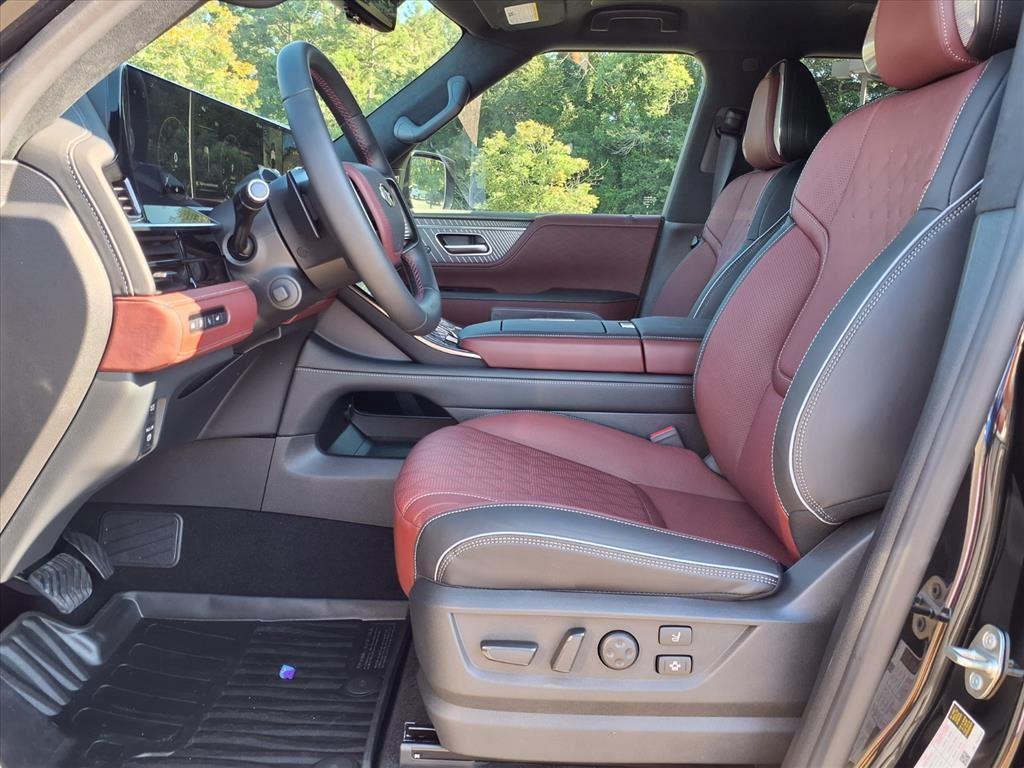 2026 Infiniti QX80 photo 3