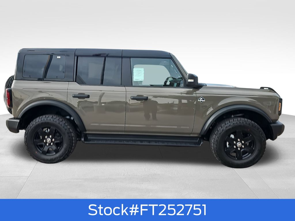 2025 Ford Bronco Outer Banks photo 2