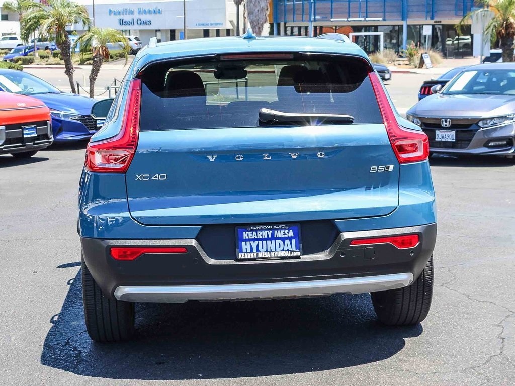 2023 Volvo XC40 Plus photo 7