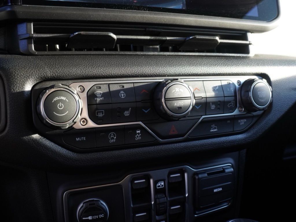 New 2026 Mojito Clear-Coat Exterior Paint Jeep Sport S image 14