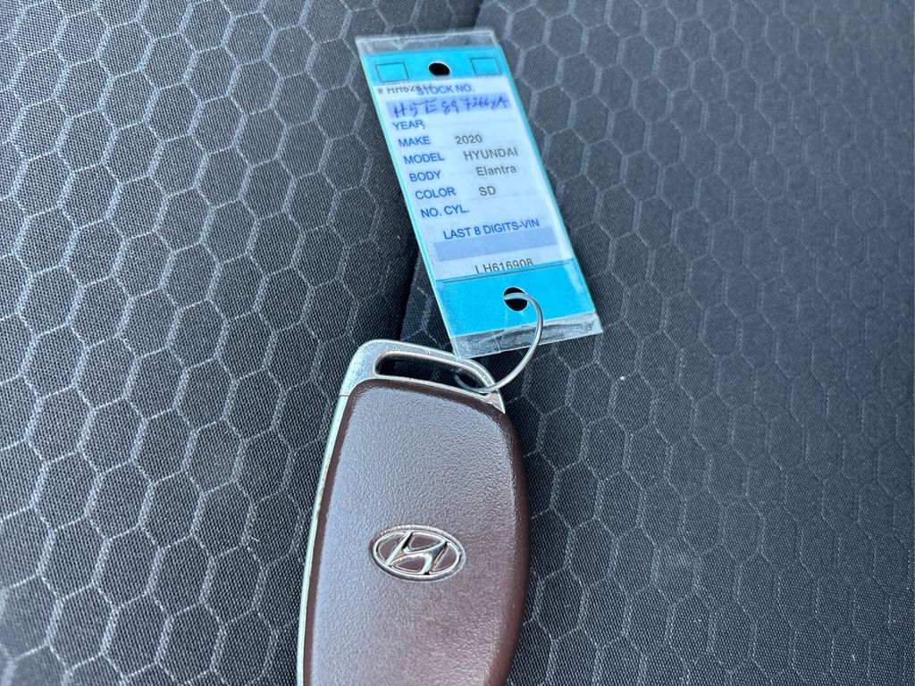 2020 Hyundai Elantra Value Edition photo 31