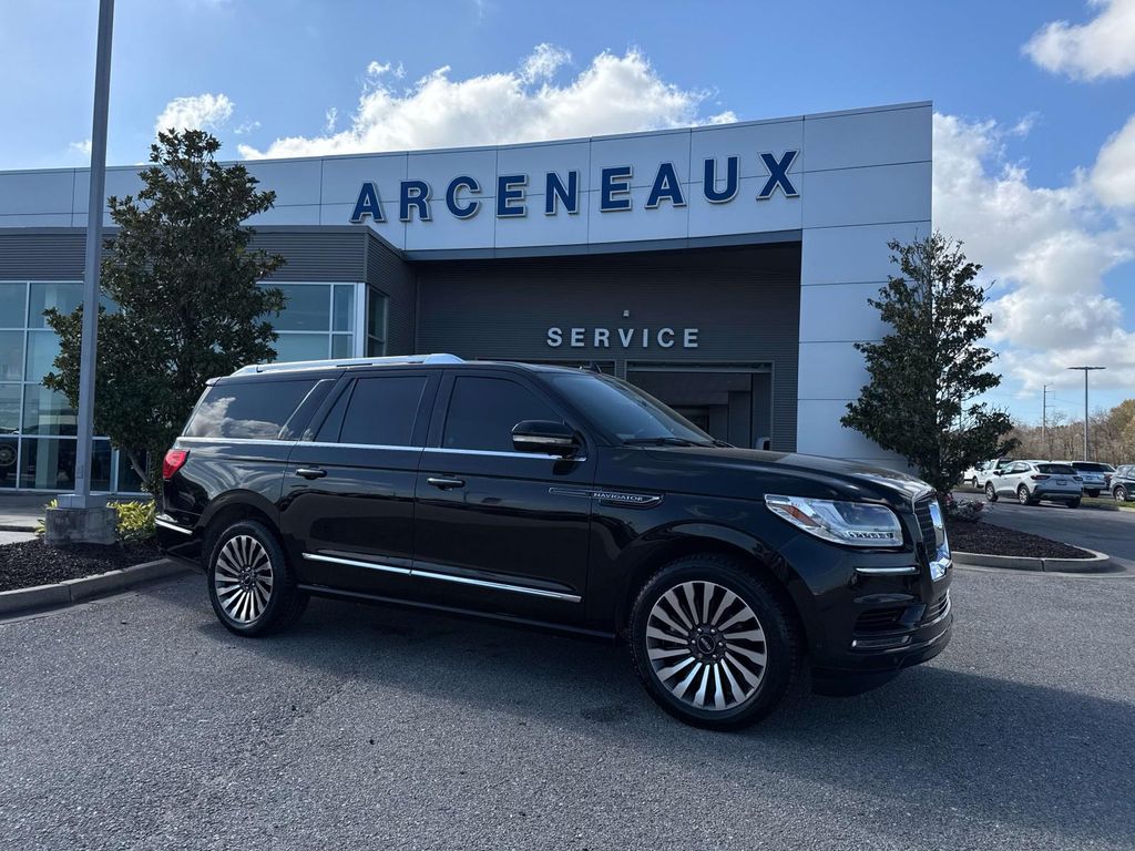 2021 Lincoln Navigator Reserve's photo