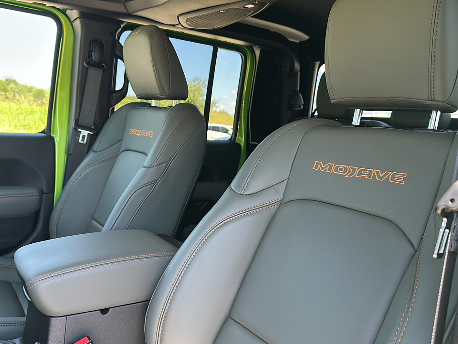 2025 Jeep Gladiator Mojave photo 4