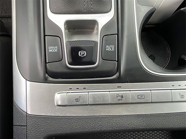 2024 Kia Carnival LX photo 21