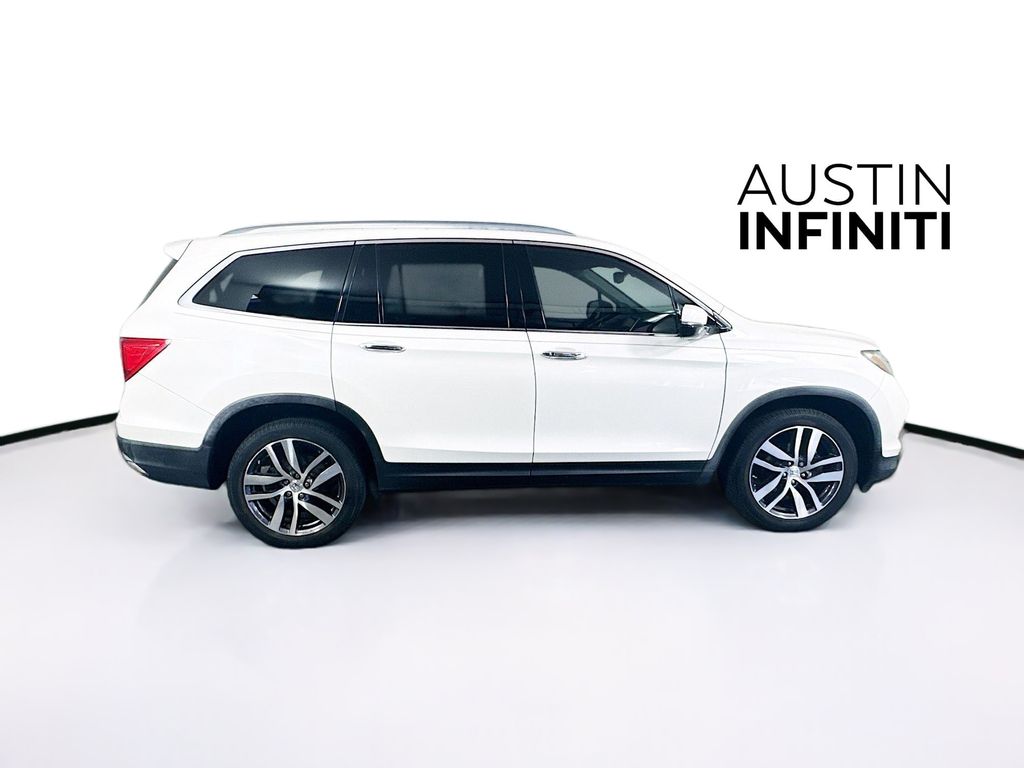 2016 Honda Pilot Elite photo 8