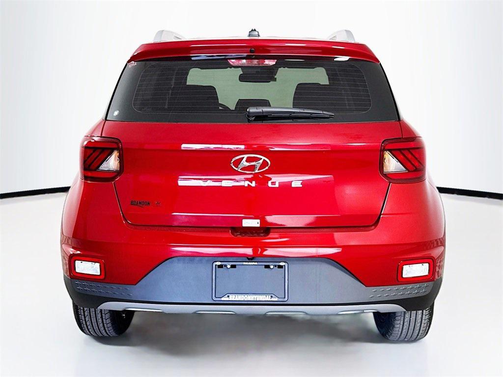 2025 Hyundai Venue Limited photo 5