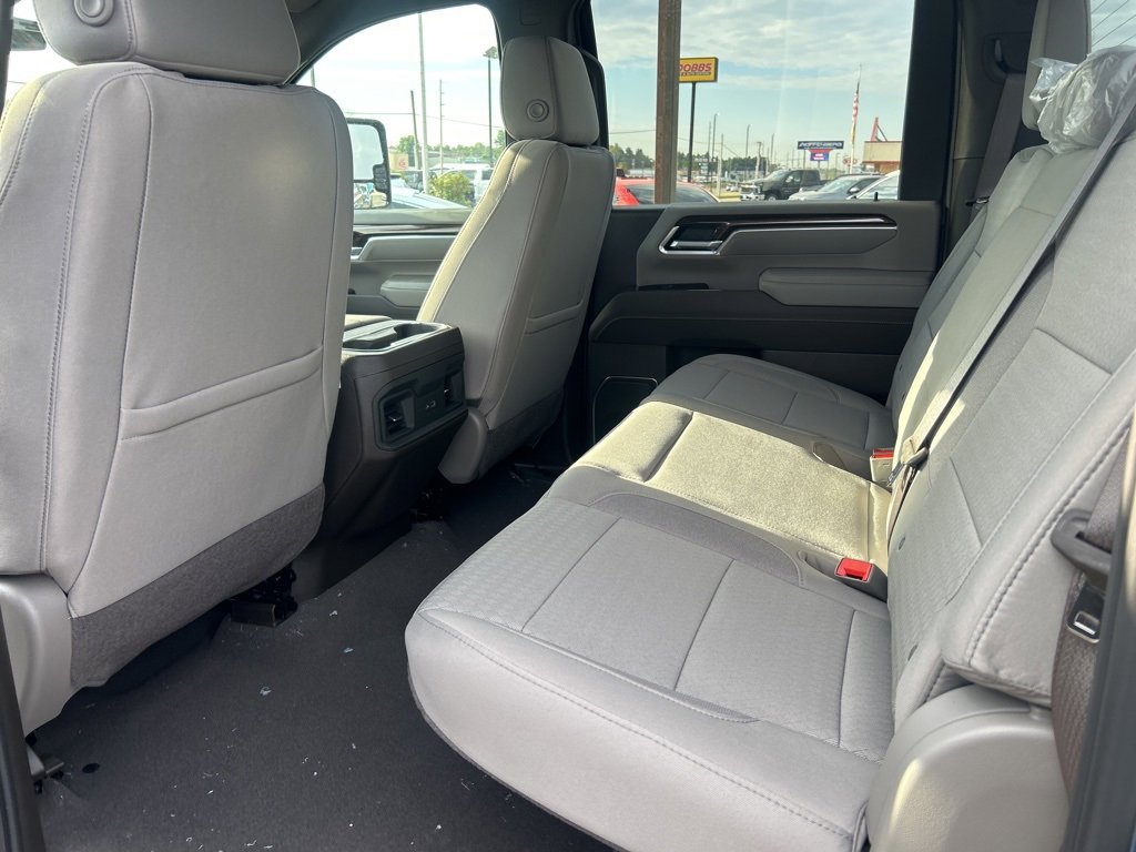 2025 Chevrolet Silverado 2500HD LT photo 9
