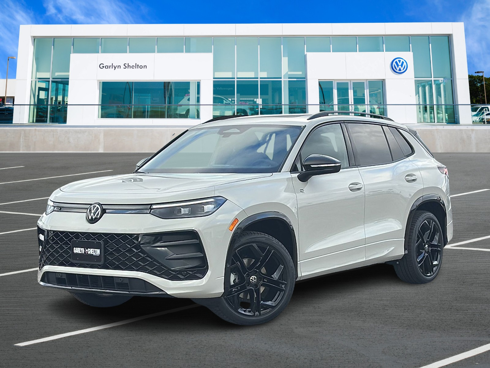 2026 Volkswagen Tiguan SE R-LINE BLACK's photo