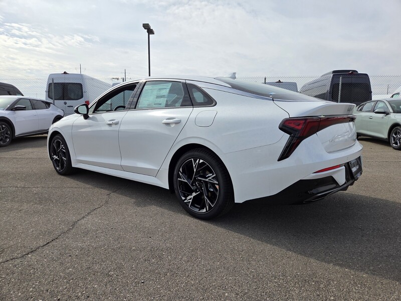 2026 Kia K5 GT-Line photo 4