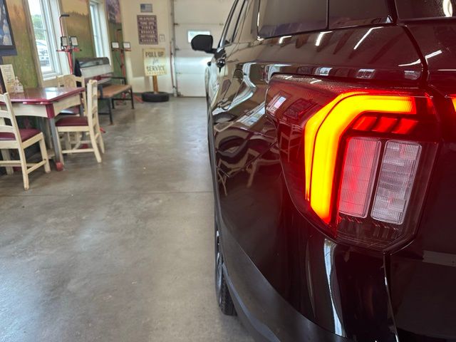 2025 Ford Explorer ST-Line photo 11