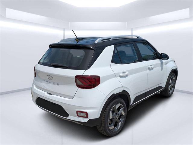 2025 Hyundai Venue Limited photo 3