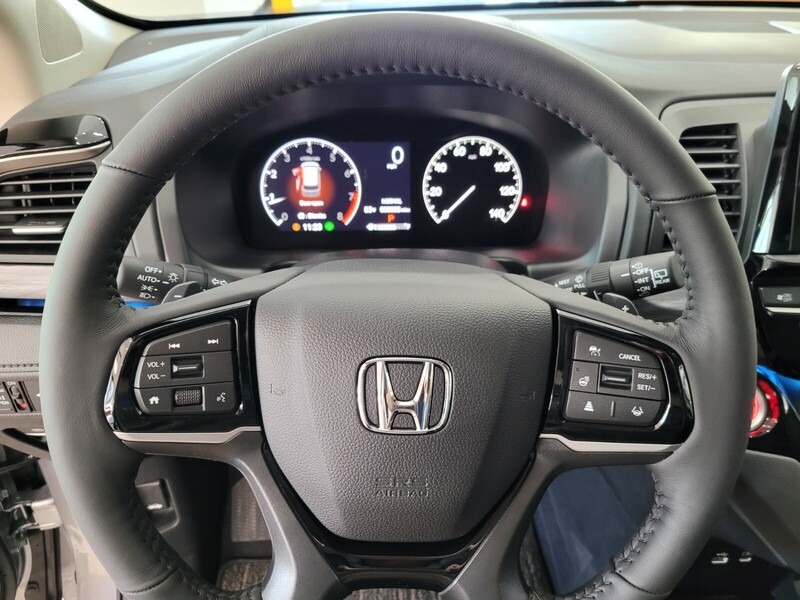 2026 Honda Odyssey Elite photo 10