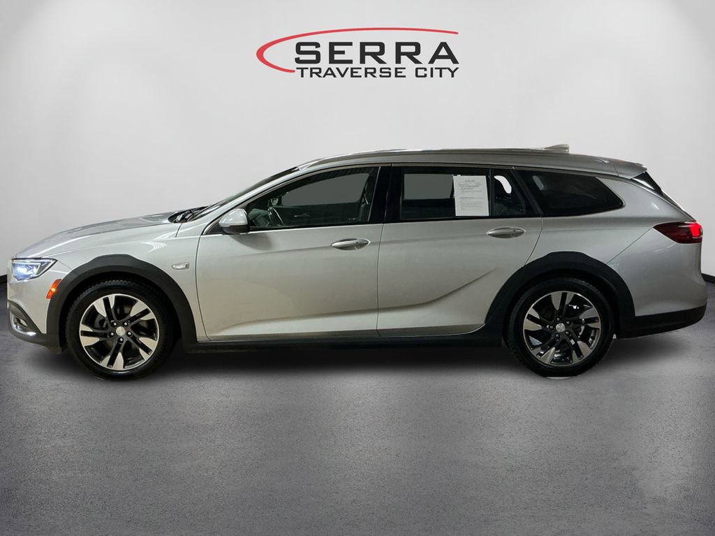2018 Buick Regal TourX Essence photo 8