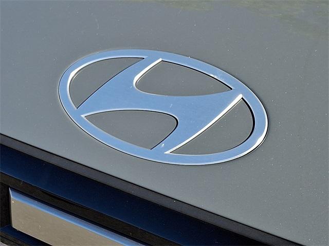 2026 Hyundai Santa Fe SE photo 2