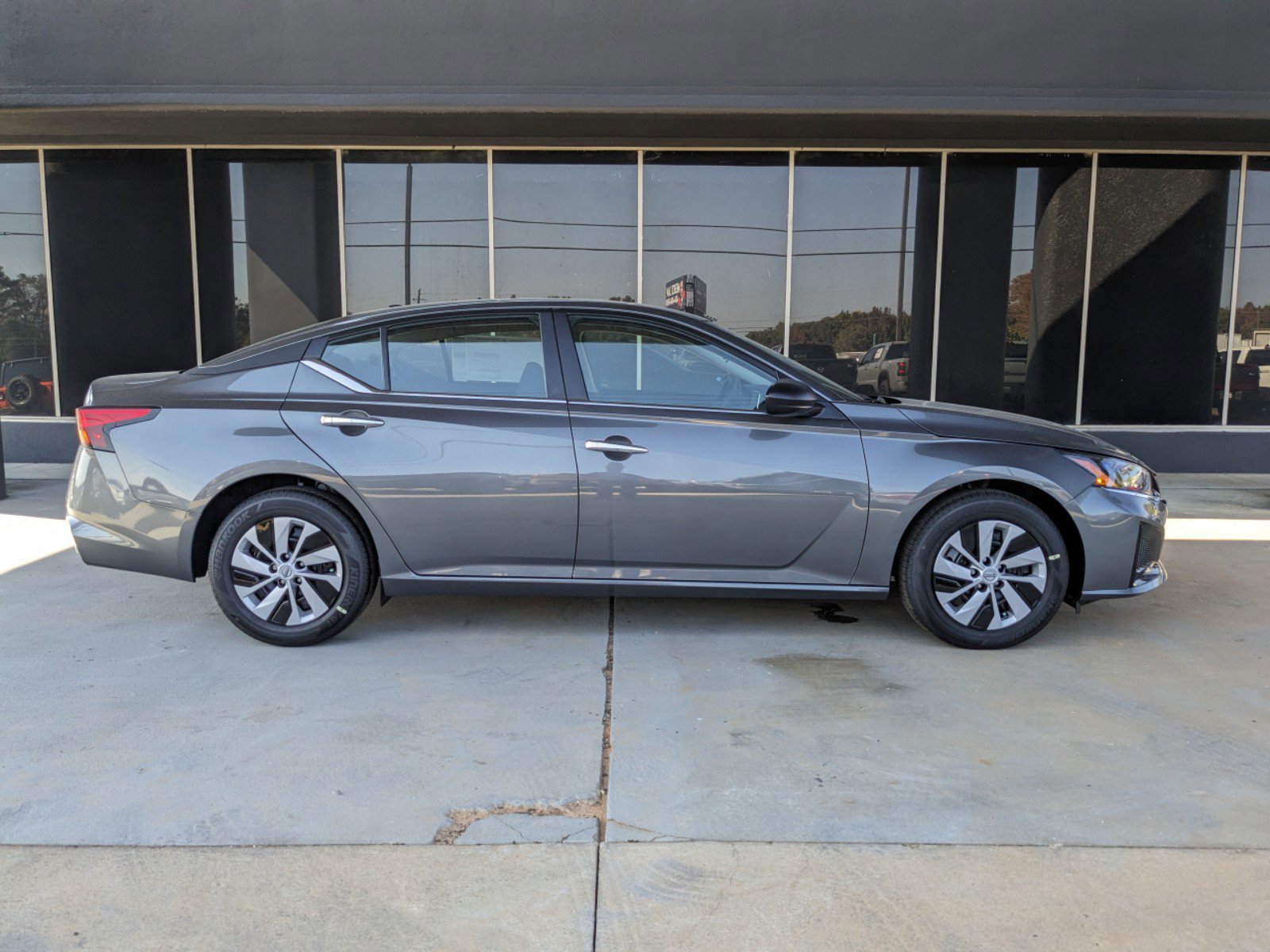 2025 Nissan Altima 2.5 S photo 2